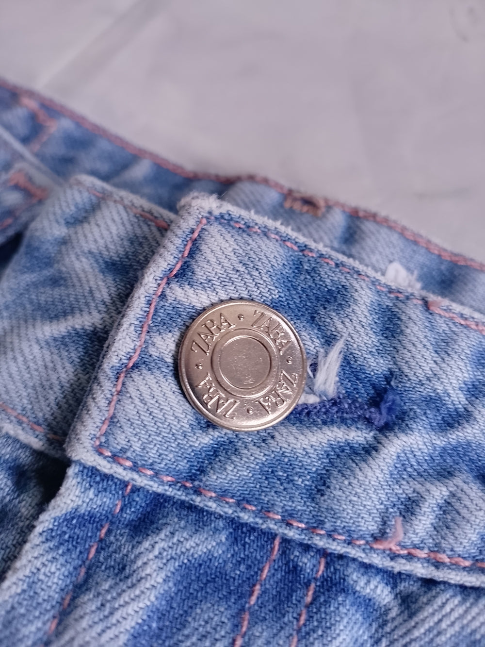 ZARA Light Wash Wide Leg Baggy Jeans