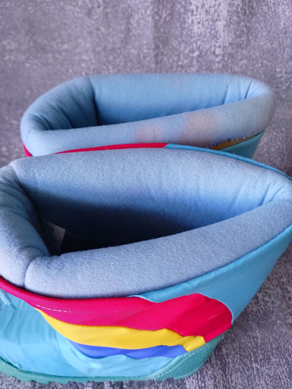 RARE Vintage 1980s Rainbow-striped Moon Boots UNISEX